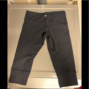 Lululemon capris spandex.